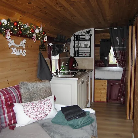 Camping La Roulotte Belle Fleur *